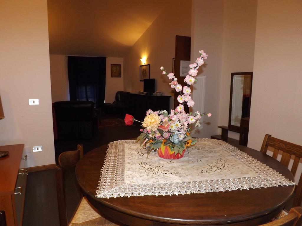 Holiday Matteotti Apartman Montecatini Terme Szoba fotó