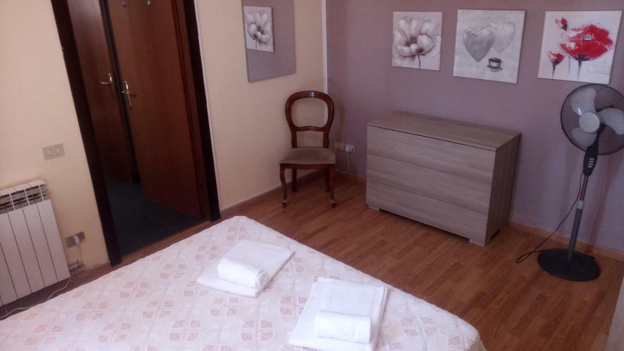 Holiday Matteotti Apartman Montecatini Terme Szoba fotó