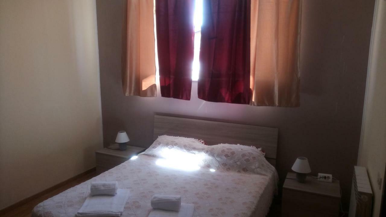 Holiday Matteotti Apartman Montecatini Terme Szoba fotó