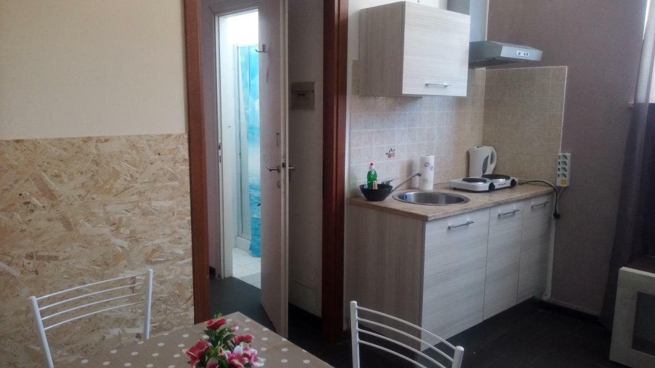 Holiday Matteotti Apartman Montecatini Terme Szoba fotó